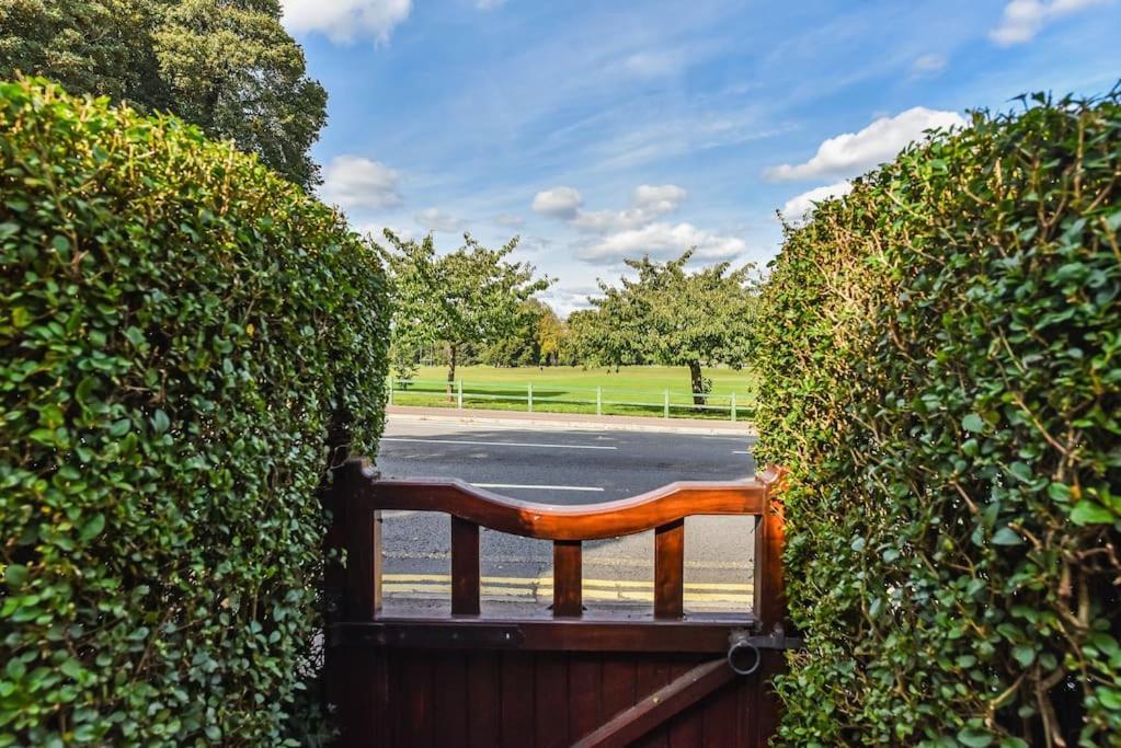 Traditional 3-Bed Property In Pontcanna With Parking Cardiff Exterior foto