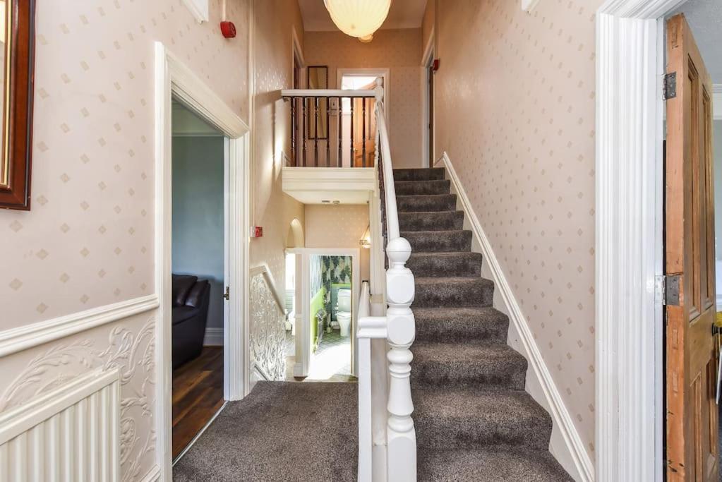Traditional 3-Bed Property In Pontcanna With Parking Cardiff Exterior foto
