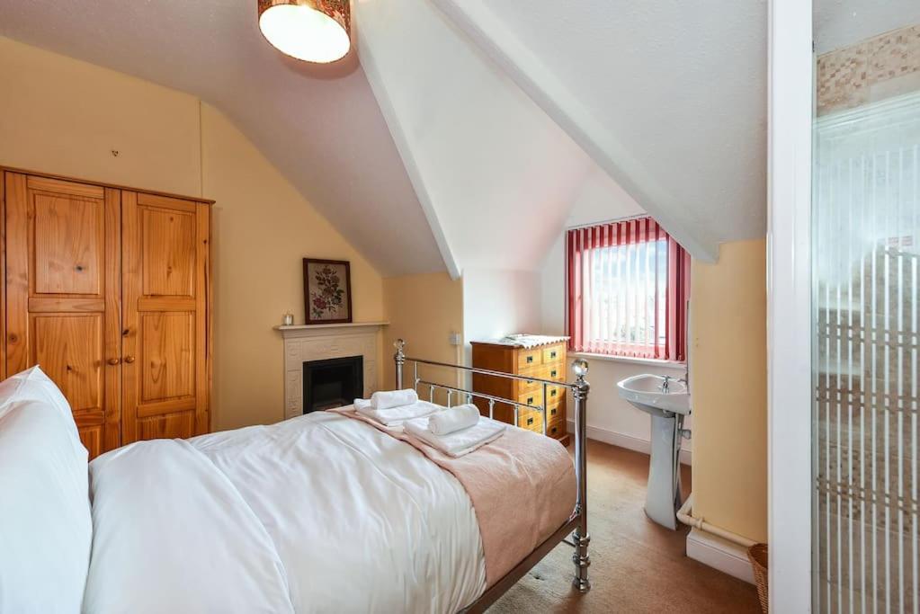 Traditional 3-Bed Property In Pontcanna With Parking Cardiff Exterior foto