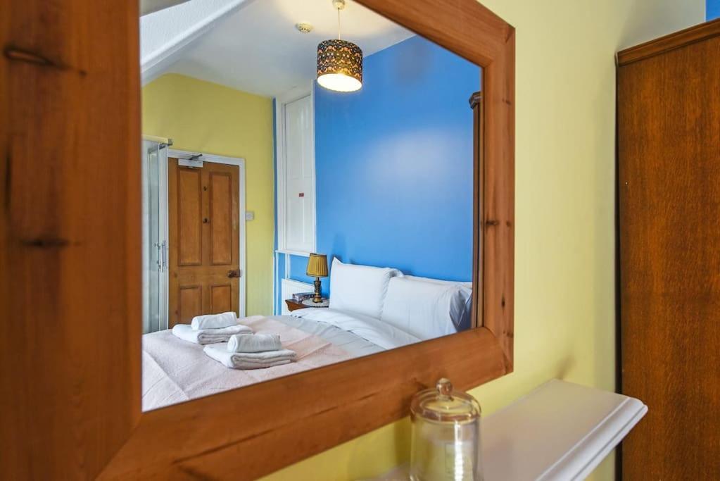 Traditional 3-Bed Property In Pontcanna With Parking Cardiff Exterior foto