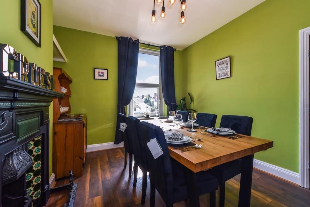 Traditional 3-Bed Property In Pontcanna With Parking Cardiff Exterior foto
