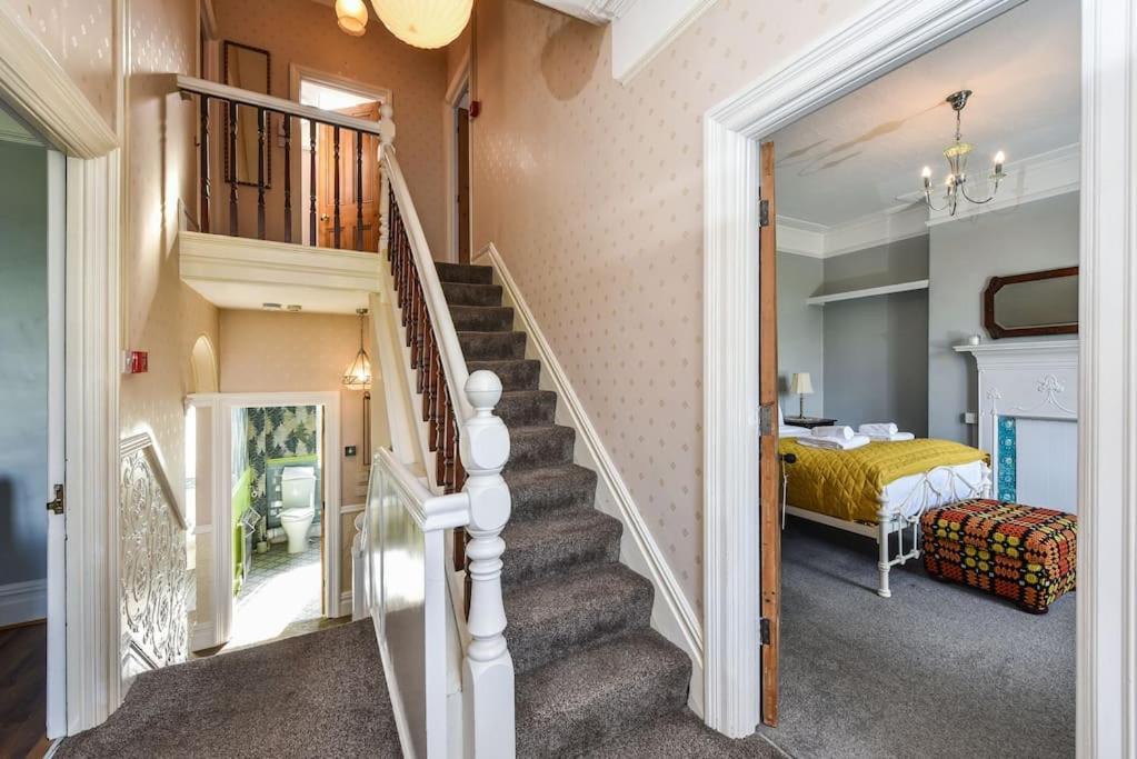 Traditional 3-Bed Property In Pontcanna With Parking Cardiff Exterior foto