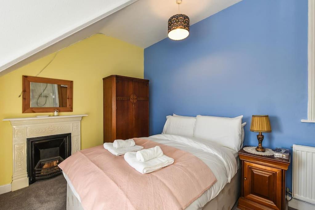 Traditional 3-Bed Property In Pontcanna With Parking Cardiff Exterior foto