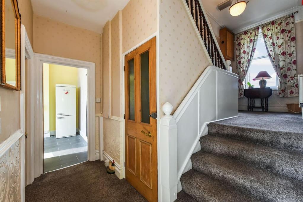 Traditional 3-Bed Property In Pontcanna With Parking Cardiff Exterior foto