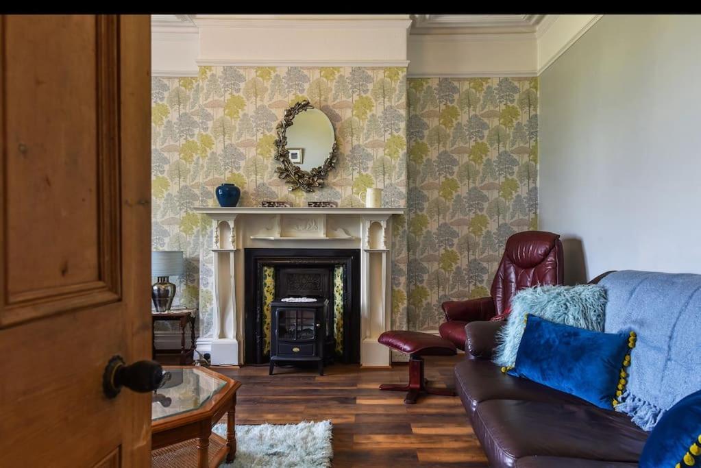 Traditional 3-Bed Property In Pontcanna With Parking Cardiff Exterior foto