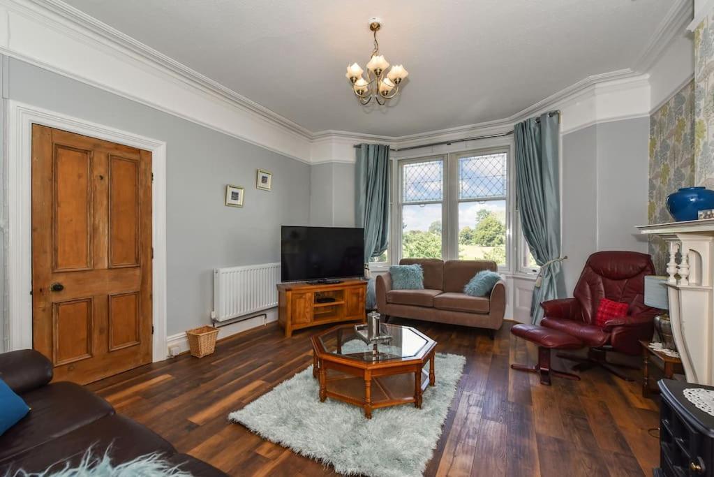 Traditional 3-Bed Property In Pontcanna With Parking Cardiff Exterior foto